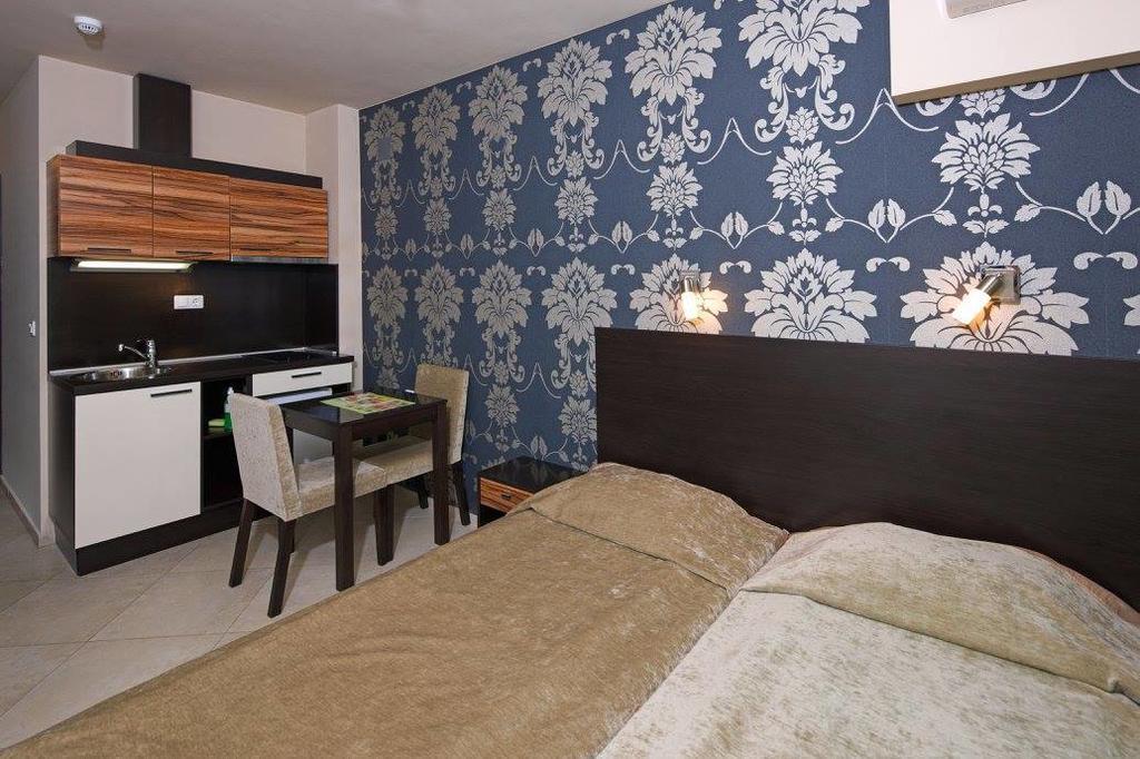 Briz Beach Apartments Slăntjev Brjag Exteriör bild