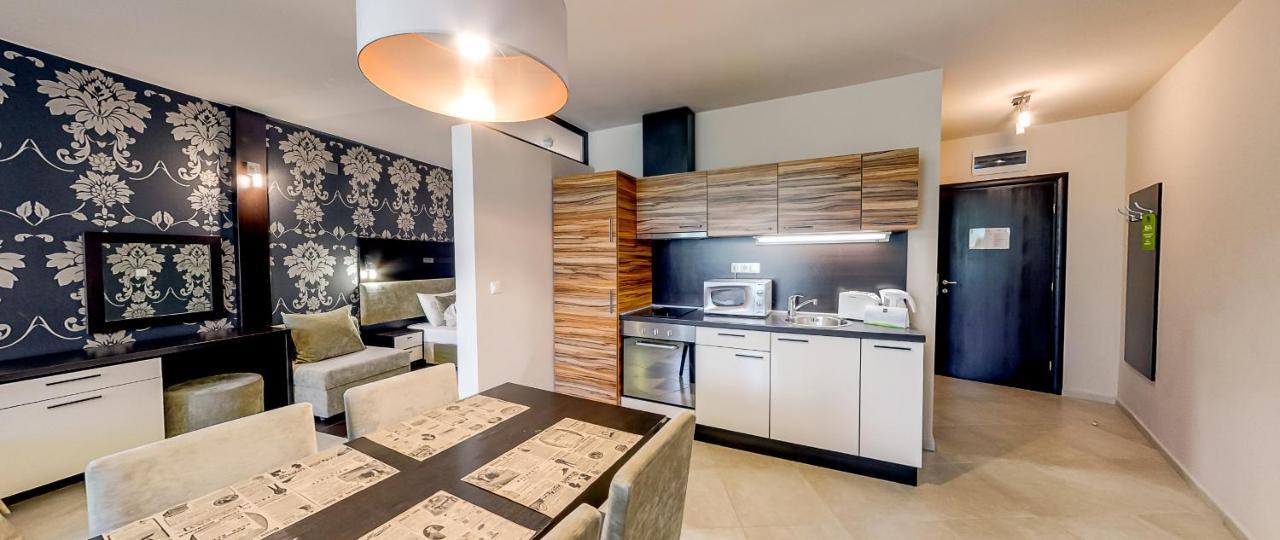 Briz Beach Apartments Slăntjev Brjag Exteriör bild