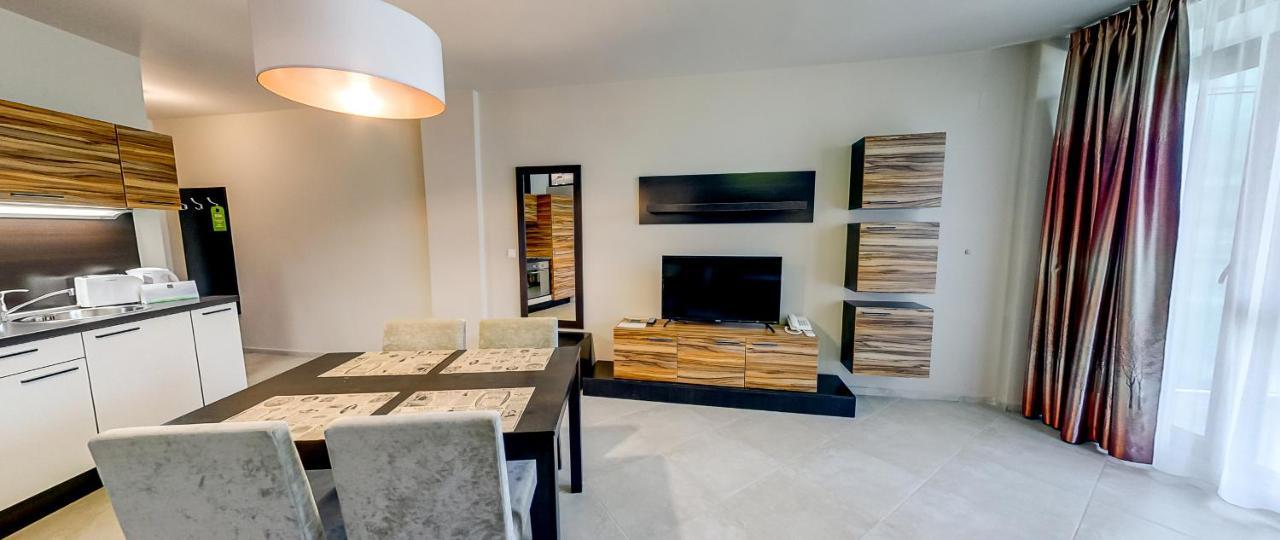 Briz Beach Apartments Slăntjev Brjag Exteriör bild