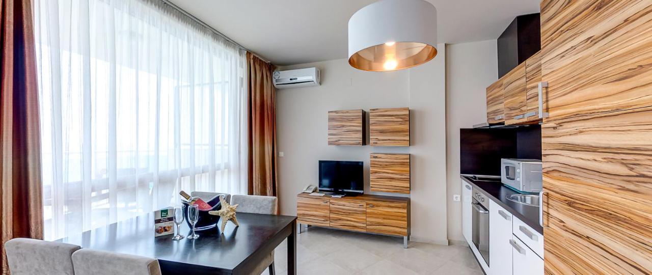 Briz Beach Apartments Slăntjev Brjag Exteriör bild