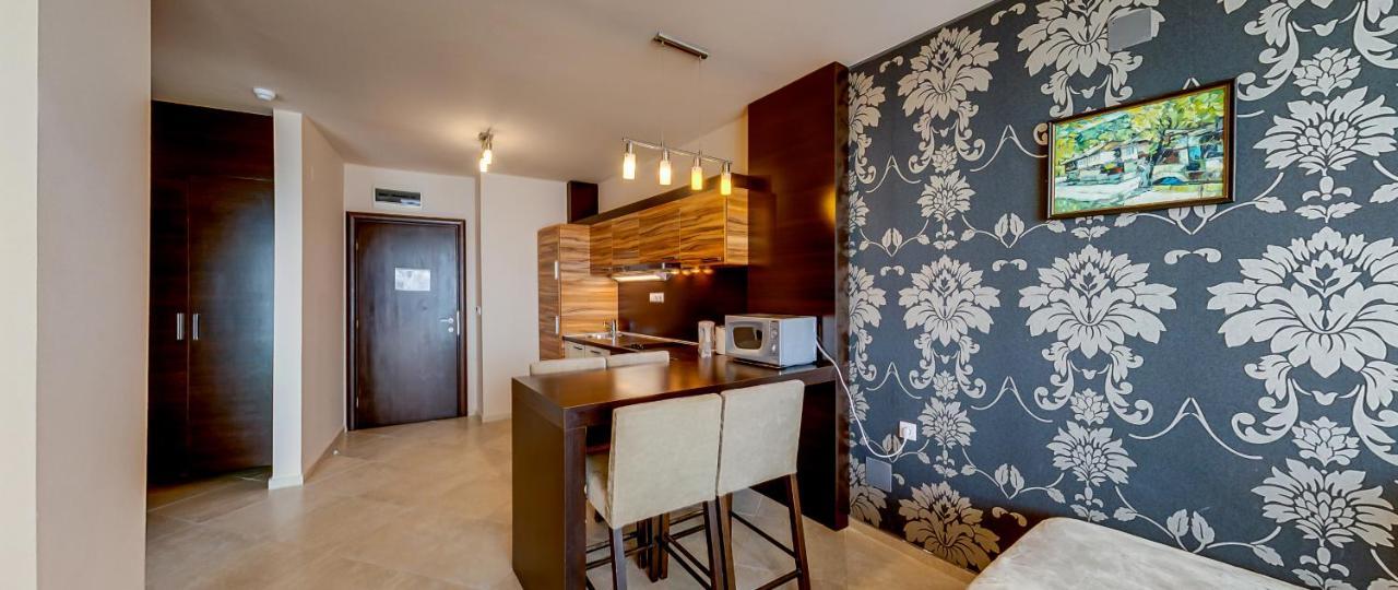Briz Beach Apartments Slăntjev Brjag Exteriör bild