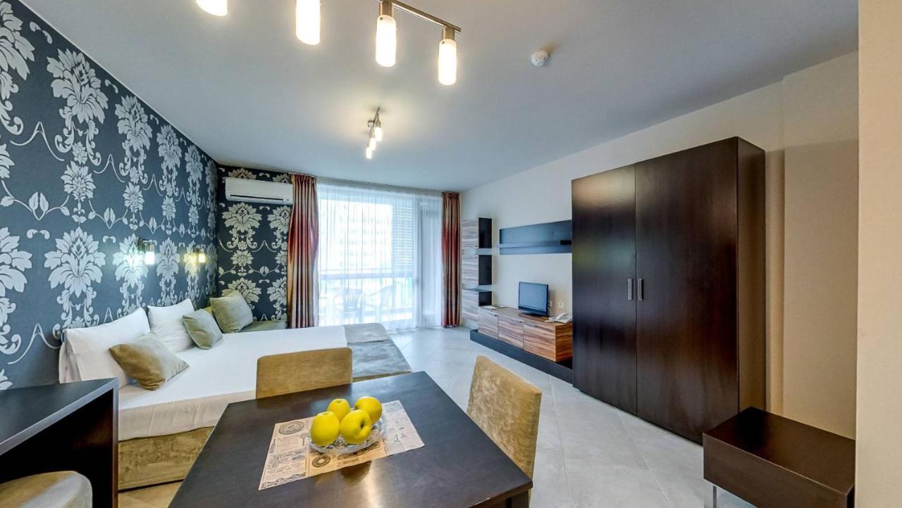 Briz Beach Apartments Slăntjev Brjag Exteriör bild