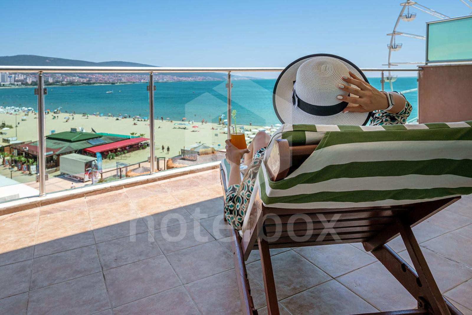 Briz Beach Apartments Slăntjev Brjag Exteriör bild